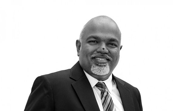 އާބިޓްރޭޝަން ސެންޓަރުގެ ޗެއާމަނަކަށް ޝަހުދީ