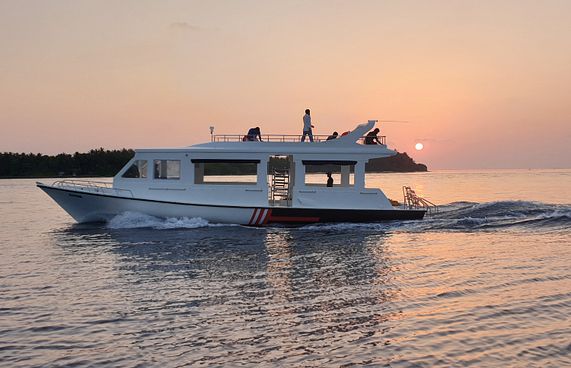 ލަގްޒަރީ ރިސޯޓުތަކަށް ހާއްސަ ޑައިވިން ބޯޓެއް