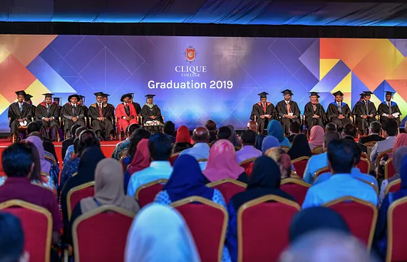 ކްލިކް ކޮލެޖުގެ އަހަރީ ދުވަހަށް ހާއްސަ ހަދިޔާއެއް