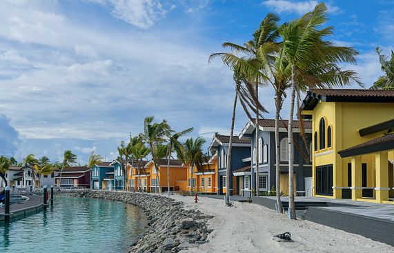 300 މިލިއަން ޑޮލަރުގެ ކްރޮސްރޯޑްސް ހުޅުވައިފި