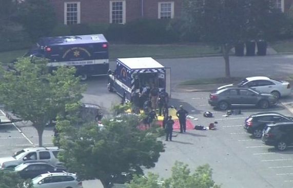 ކެލިފޯނިއާގައި ބަޑިޖަހައި އާއިލާއެއްގެ 6 މީހުން މަރު