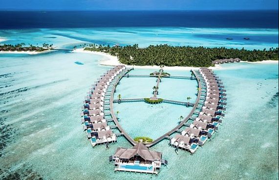 ނިޔާމަ ރިސޯޓުން ބަޔަކު ޕޮޒިޓިވްވެ ރަށް މޮނިޓަރިންނަށް