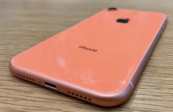 އައިފޯނުތަކުގެ ޗާޖިން ޕޯޓް ބަދަލުވަނީ