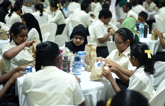 ހުރިހާ ސްކޫލެއްގައި ހެނދުނުގެ ނާސްތާ ދޭން ފަށައިފި