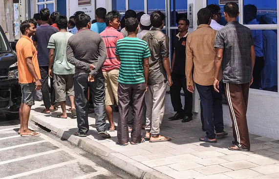 ބިދޭސީންގެ ކޯޓާ ފީ އަށް 2،000ރ. ނަގަން ފަށަނީ