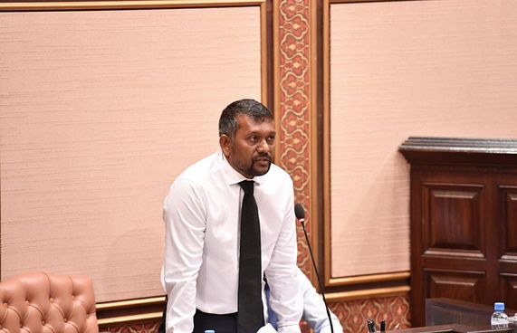 ބިގަށް ފައިސާ ދޭން ނުފޫޒެއް ނުފޯރުވަން: ފައްޔާޒު