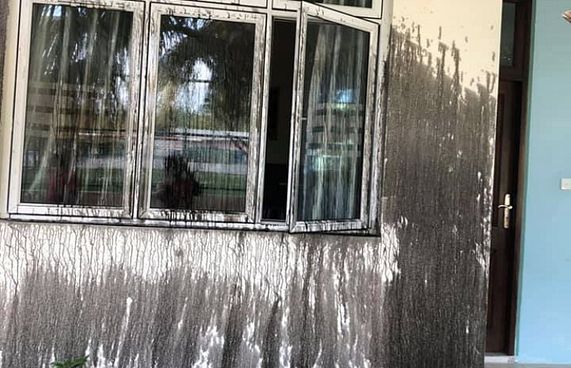 ގެއަކަށް ކަޅުތެޔޮ ޖެހި މައްސަލައެއް ފުލުހުން ބަލަނީ