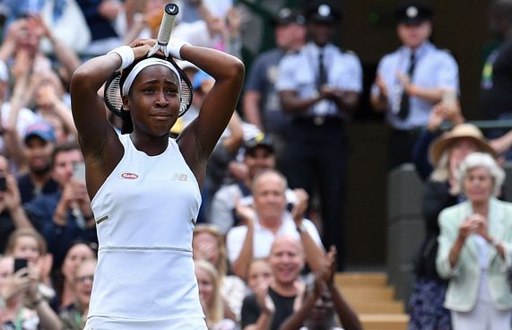 ޓެނިސް: ވީނަސް ފަނޑުވެ އާ ތަރިއެއް ފާޅުވެއްޖެ!