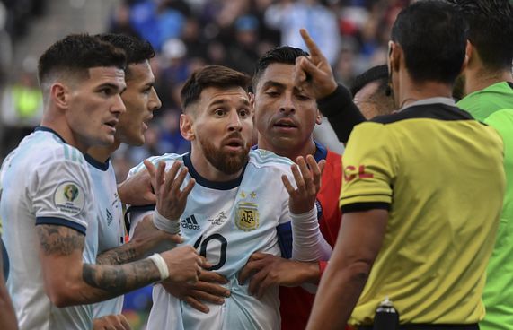 ކޮޕަ އެމެރިކާގައި އޮތީ ކޮރަޕްޝަން: މެސީ