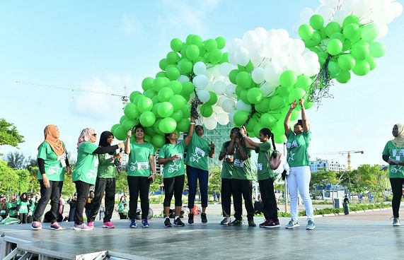 އަމީނިއްޔާގެ އަހަރީ ދުވަހުގެ ބޮޑު ޕެރޭޑު ހޮނިހިރުދުވަހު