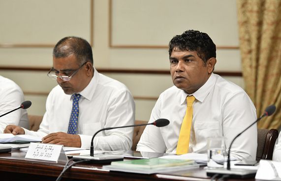 10،000ރ އުނިކުރަން މަސައްކަތްކުރާނަން: ބޮންޑޭ