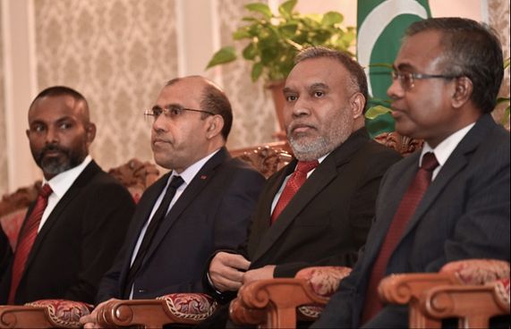 ބައްދަލުވުން ބޭއްވީ ބައެއް ފަނޑޔާރުންނަށް ނާންގާ!