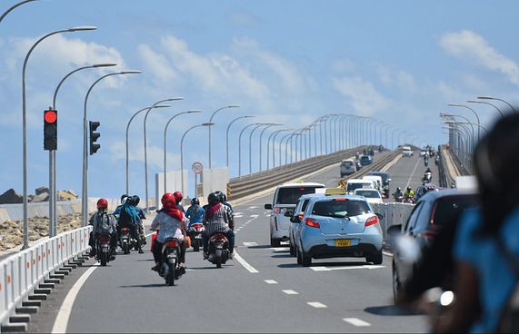 ފިނިހޫނުމިނާ، ކަރަންޓު ބިލް ބޮޑުވުމާ އޮތީ ކޮންގުޅުމެއް