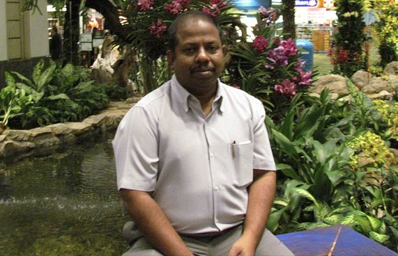 ޑރ. ހަބީބު ޓްރީ ޓޮޕަށް