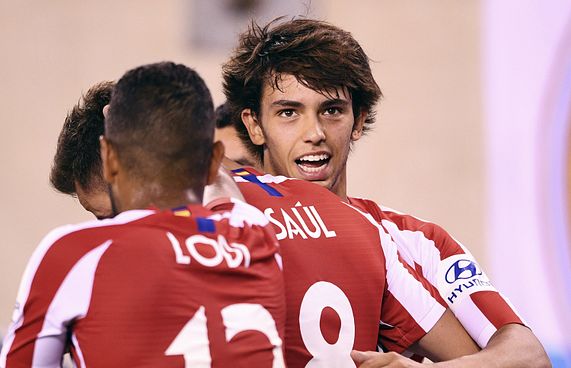 ޔާއޯ ފެލިކްސް އަށް ސިމިއޯނީ ތައުރީފު އޮއްސާލައިފި