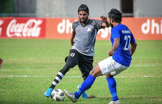 ބޮބީ އެނބުރި އީގަލްސް އަށް