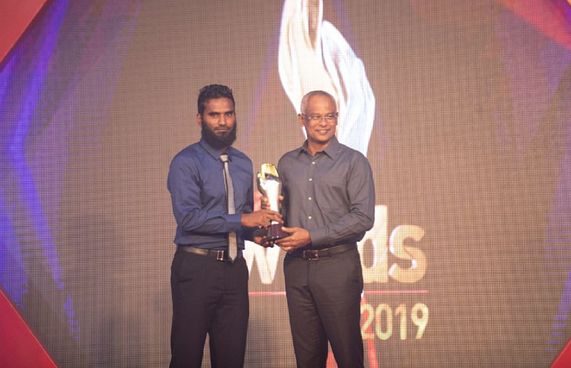 މިހާރު އެވޯޑްސް: މޮޅު ކުޅުންތެރިއަކަށް ދަގަނޑޭ