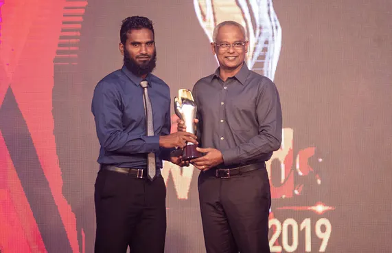 ފުޓްބޯޅަ އެވޯޑް ދަގަނޑޭ އަށް ހަ ވަނަ ފަހަރަށް!