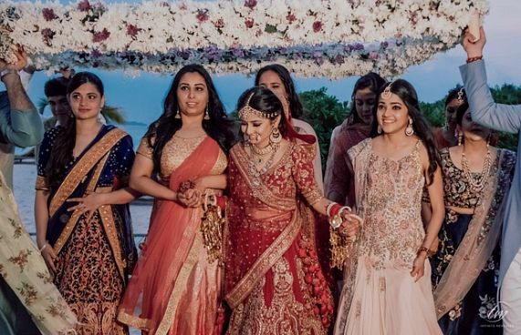 ރިސޯޓް އެއްކޮށް ބުކް ކޮށްގެން އިންޑިޔާގެ ކައިވެއްޏެއް!