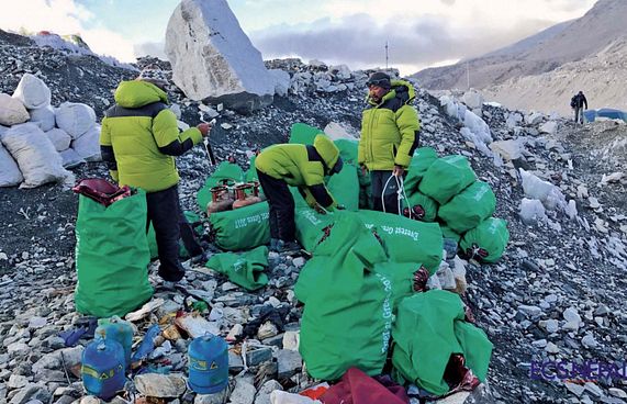 އެވަރެސްޓް ފަރުބަދަ ސަރަހައްދަށް ޕްލާސްޓިކް މަނާކުރަނީ