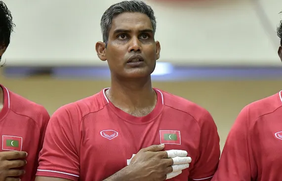 ރިޓަޔާކުރިޔަސް ލޯންގޭގެ ހިތް ގައުމީ ޓީމާ އެކު