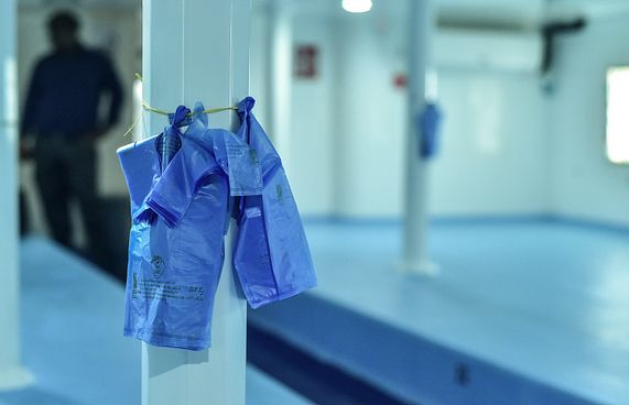 ފިހާރަތަކުން ދޭ ކޮތަޅު ގަންނަން މަޖުބޫރު ކުރާ ގާނޫނެއް