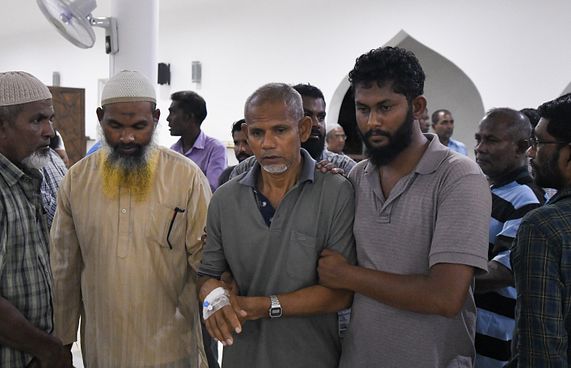 ލޯންޗު ބަންޑުންޖަހައި ކަނޑުވި ތިން މީހުން ދޫކޮށްލައިފި