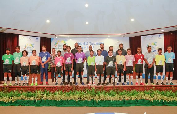 ކިޑްސް ފިއެސްޓާ: ޓޫރިޒަމުން ފުޓްބޯޅަ ހަރަކާތެއް!