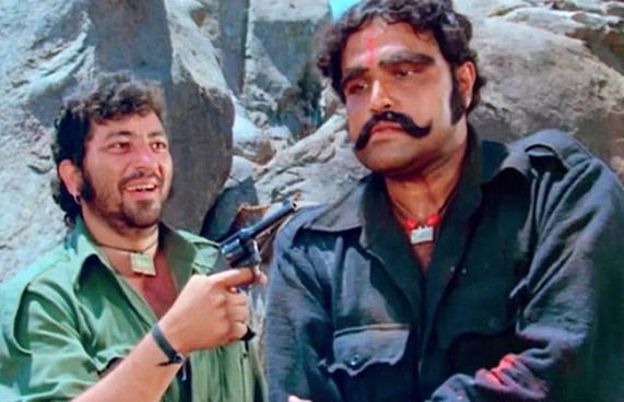 "ޝޯލޭ" ގެ ކާލިއާ މަރުވެއްޖެ