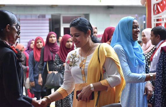 ޕްރޮފެޝަނަލް ގިންތީގެ މީހުންގެ ސަނަދުތައް ވެލިޑޭޓްކުރަނީ