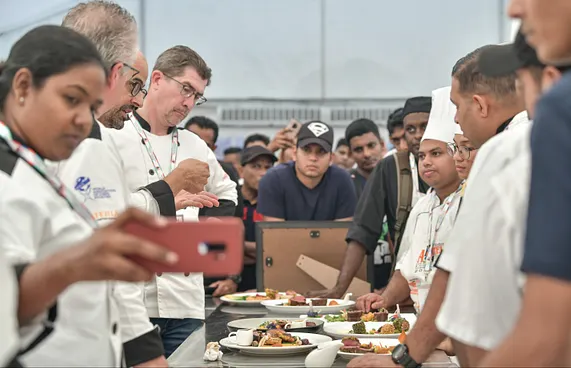 ވޯލްޑް ކަލިނަރީ އެވޯޑަށް އެމްއެންޔޫ ނޮމިނޭޓްވެއްޖެ