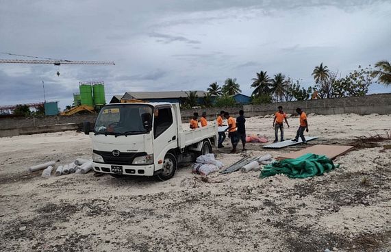 ތިލަފުށީގައި ގުދަންތައް ހަދަން އެސްޖޭ ކޮންސްޓްރަކްޝަނަށް