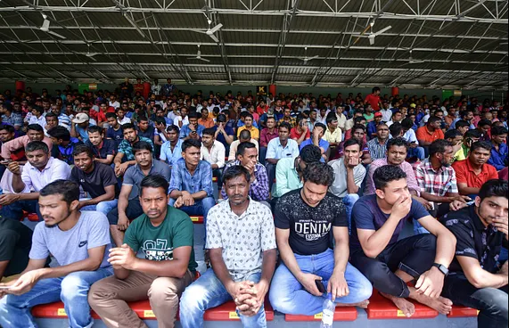 ލައިސަންސްނެތި ބިދޭސީން ގެނެސްފި ނަމަ ބޮޑު ޖޫރިމަނާއެއް