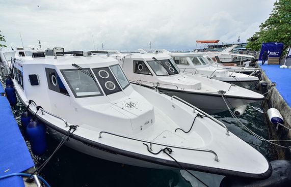 ސަފާރީތައް ބަނދަރު ކުރަން ދިޔަނަރު ދޭއް ފަޅު ދެނީ