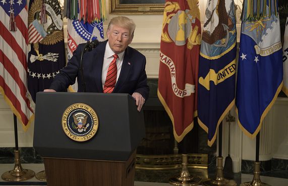 ބަޣުދާދީގެ މަރުގައި ޓްރަމްޕްގެ ބަސްމަގުން އުފެދޭނީ ރުޅި