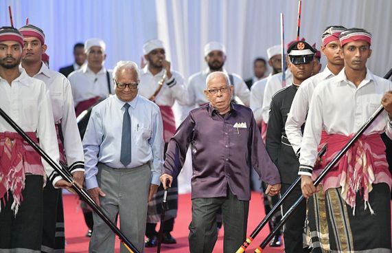 ސޯދުބެ، އަހުމަދު އާދަމަށް ނިޝާން އިއްޒުއްދީންގެ ލަގަބް