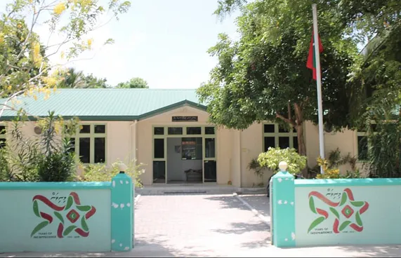 މަސްތުވާތަކެއްޗާ އެކު ނޮޅިވަރަމް ޓީޗަރަކު ހައްޔަރުކޮށްފި