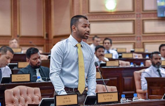 ޗެއާޕާސަން އިންތިހާބު ފަސްކުރަން މީކާއިލް ވެސް ދެކޮޅު