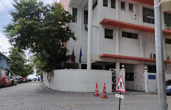 މާލޭގައި އަލަށް ފަށާ ސްކޫލަށް ޕްރިންސިޕަލަކު ހޯދަނީ