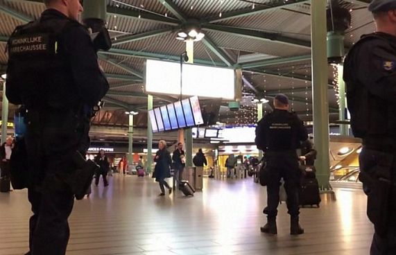 އޮޅިގެން ހައިޖެކް އެލާމް އެޅުމުން އެއާޕޯޓް ސަމާލުކަމަށް