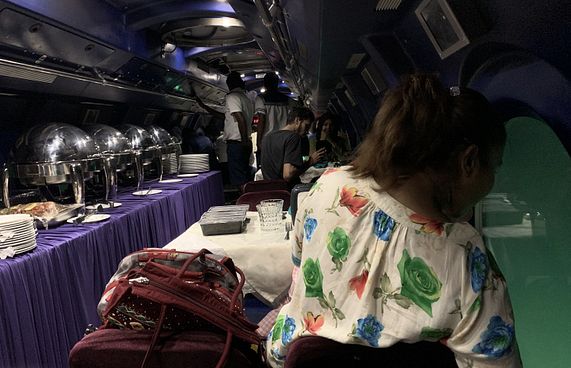 ސަބްމެރިންގައި ކަނޑުގެ 122 ފޫޓު އަޑީގައި ކެއުމެއް