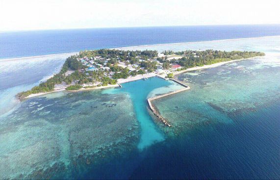 ގާދިއްފުށީގައި ހުމެއް ފެތުރެނީ، ޑޮކްޓަރު ޗުއްޓީގައި!