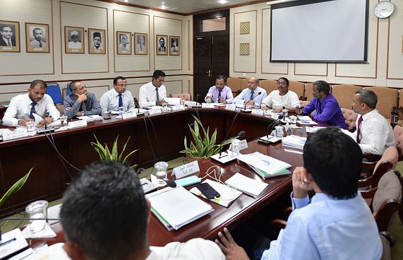 ތެލުގެ މައްސަލާގައި 66 ފޮށީގެ ލިއުން ލިބުނު: އޭސީސީ