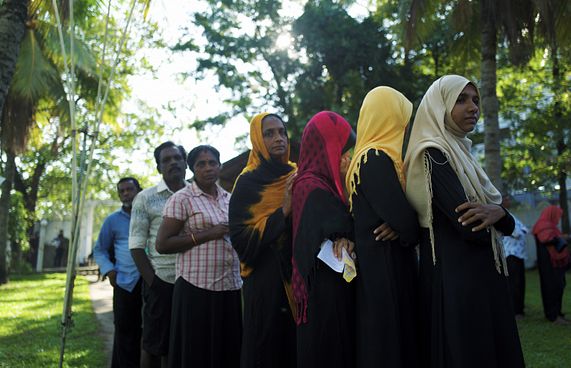 ވޯޓުލާން ދިޔަ މުސްލިމުންތަކެއް ތިބި ބަހަކަށް ހަމަލާދީފި