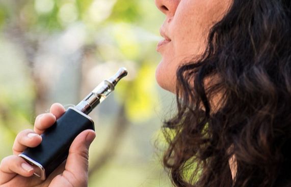 ވޭޕިންއާ ގުޅުން ހުރި އެޕްތައް އެޕަލް ސްޓޯރުން ނަގަނީ