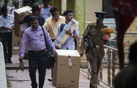 50 އިލެކްޝަން އޮފިޝަލުން ހޮސްޕިޓަލްގައި އެޑްމިޓްކޮށްފި