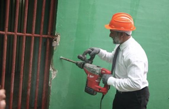 އަލްކަޓްރާޒް: ދޫނިދޫ ޖަލުގެ އަނިޔާވެރި މާޒީއެއް