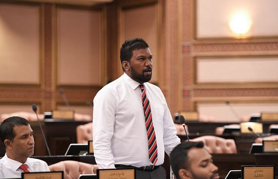 "ދެކެން ބޭނުންވަނީ އެމްޑީޕީގެ ހޯމް މިނިސްޓަރެއް"