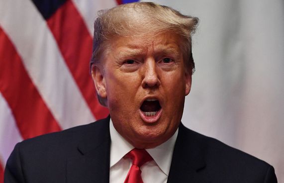 ޓްރަމްޕާ ދެކޮޅަށް ބާރު ލިބޭ އީމެއިލް އަކީ "ބޮމެއް"!