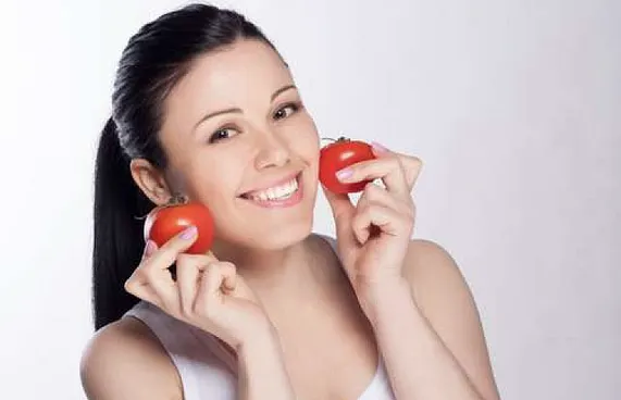 ހަންގަނޑު ރީތިކުރަން ޓޮމާޓޯ ޕެކްތަކެއް